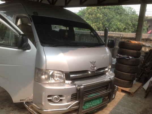 ขายดาวน์รถตู้คอมมิวเตอร์