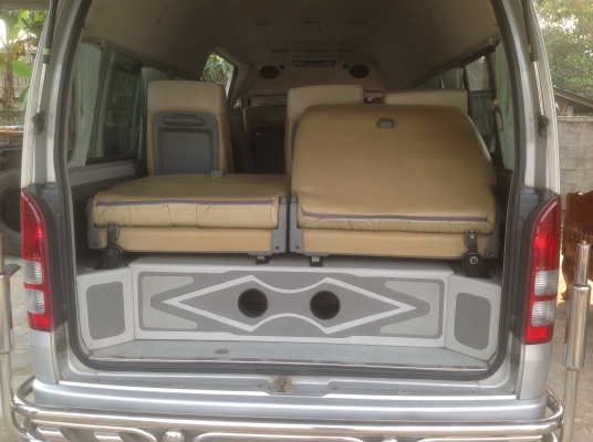 ขายดาวน์รถตู้คอมมิวเตอร์