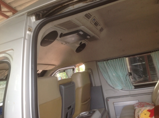 ขายดาวน์รถตู้คอมมิวเตอร์