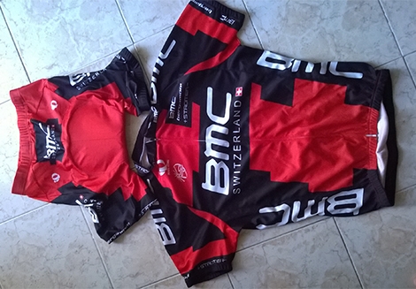 ชุดปั่นจักรยาน ใช้งาน 2 -3 ครั้ง ชุดปั่นจักรยาน ใช้งาน 2 -3 ครั้ง