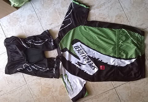 ชุดปั่นจักรยาน ใช้งาน 2 -3 ครั้ง