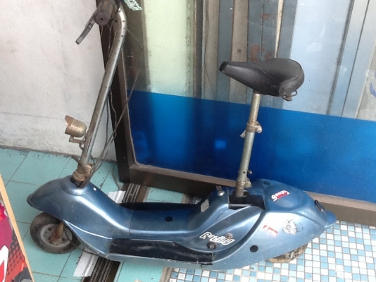 รถไฟฟ้ายืนนั่ง