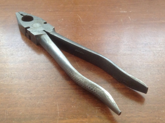 ขายคีมเอนกประสงค์โบราณ UTICA 700 ปี 1920 ขายคีมเอนกประสงค์โบราณ UTICA 700 ปี 1920