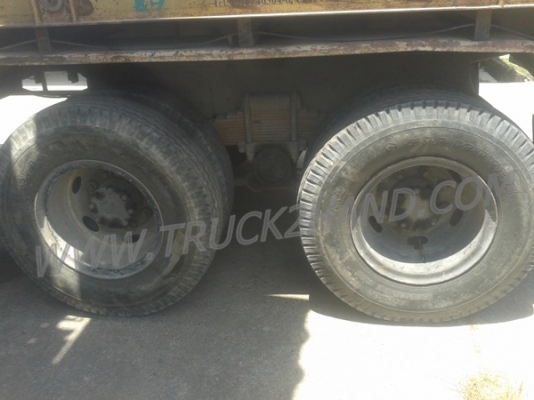 หางพ่วงพื้นเรียบ  ของอู่พนัส  ยาว 9.56  เมตร   กว้าง  2.50 เมตร