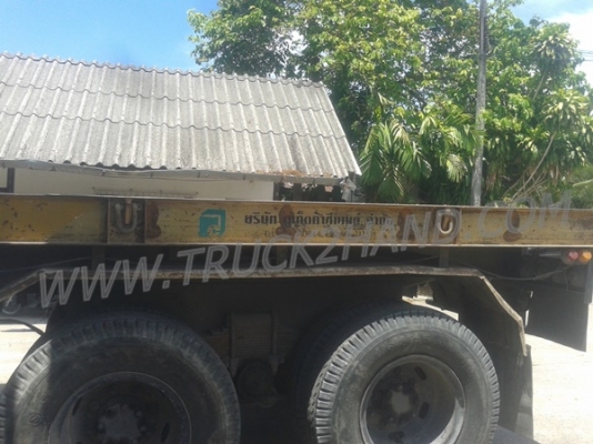 หางพ่วงพื้นเรียบ  ของอู่พนัส  ยาว 9.56  เมตร   กว้าง  2.50 เมตร