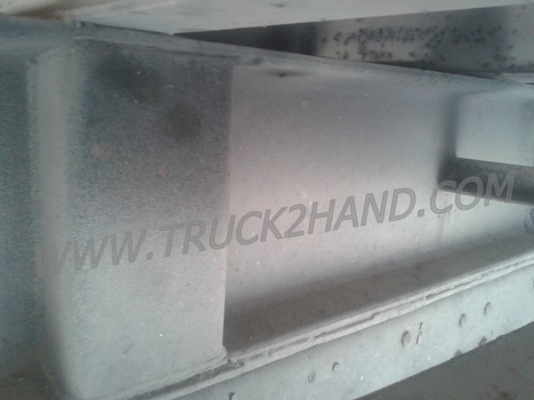 หางพ่วงพื้นเรียบ  ของอู่พนัส  ยาว 9.56  เมตร   กว้าง  2.50 เมตร