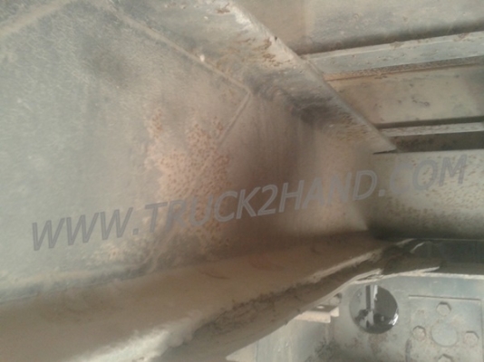 หางพ่วงพื้นเรียบ  ของอู่พนัส  ยาว 9.56  เมตร   กว้าง  2.50 เมตร