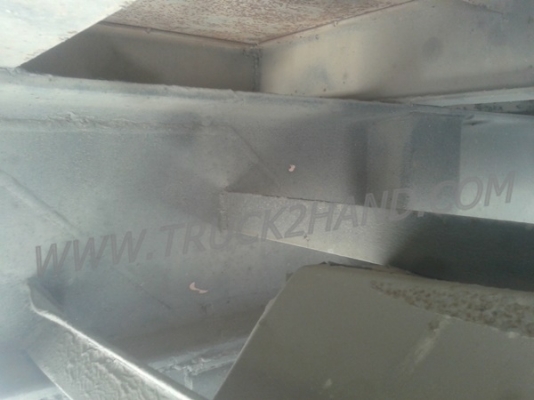 หางพ่วงพื้นเรียบ  ของอู่พนัส  ยาว 9.56  เมตร   กว้าง  2.50 เมตร