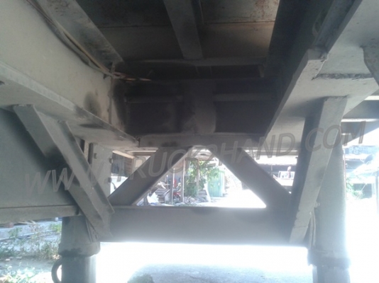 หางพ่วงพื้นเรียบ  ของอู่พนัส  ยาว 9.56  เมตร   กว้าง  2.50 เมตร