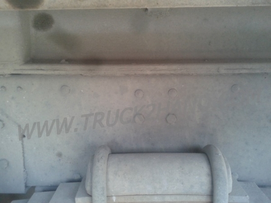 หางพ่วงพื้นเรียบ  ของอู่พนัส  ยาว 9.56  เมตร   กว้าง  2.50 เมตร