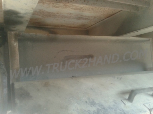 หางพ่วงพื้นเรียบ  ของอู่พนัส  ยาว 9.56  เมตร   กว้าง  2.50 เมตร