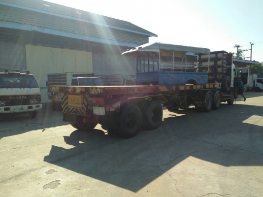 หางพ่วงพื้นเรียบ  ของอู่พนัส  ยาว 9.56  เมตร   กว้าง  2.50 เมตร