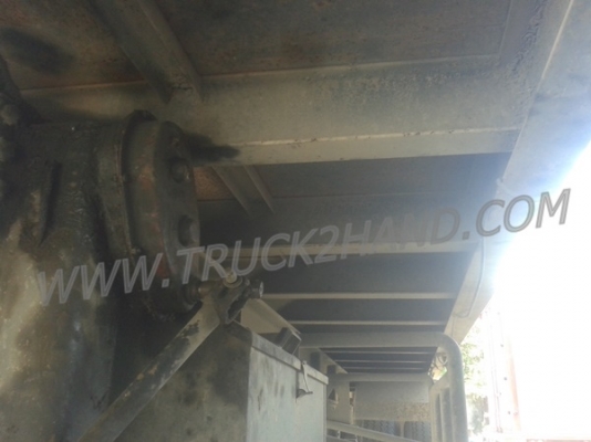 หางพ่วงพื้นเรียบ  ของอู่พนัส  ยาว 9.56  เมตร   กว้าง  2.50 เมตร