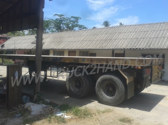 หางพ่วงพื้นเรียบ  ของอู่พนัส  ยาว 9.56  เมตร   กว้าง  2.50 เมตร