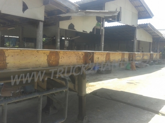 หางพ่วงพื้นเรียบ  ของอู่พนัส  ยาว 9.56  เมตร   กว้าง  2.50 เมตร