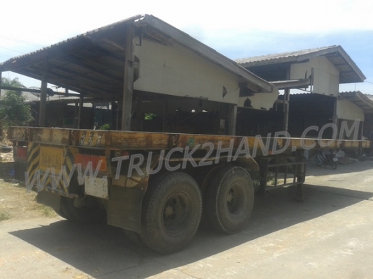 หางพ่วงพื้นเรียบ  ของอู่พนัส  ยาว 9.56  เมตร   กว้าง  2.50 เมตร