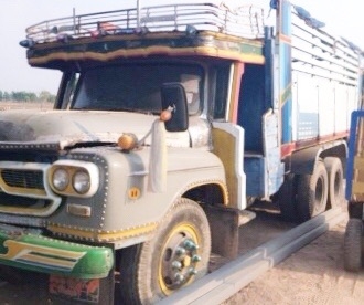 ISUZU TX 145 HP 6BB1 รถหัวยาว 10 ล้อเพลาเดียว กระบะไม้คอกสูงเกษตรความยาว 6.20 เมตรสภาพสวยพื้นไม้ไม่มีผุพร้อมบรรทุกหนักได้เลย เครื่องยนต์แรงดีเดิมดีไม่เยิ้ม หัวเก๋งไม่ผุเดิมบางดี ภายในคอนโซลอยู่ครบ พวงมาลัยธรรมดา ช่วงล่างชุดเพลาเดียวของมิตซูบิชิ FUSO ยางสภ ISUZU TX 145 HP 6BB1 รถหัวยาว 10 ล้อเพลาเดียว กระบะไม้คอกสูงเกษตรความยาว 6.20 เมตรสภาพสวยพื้นไม้ไม่มีผุพร้อมบรรทุกหนักได้เลย เครื่องยนต์แรงดีเดิมดีไม่เยิ้ม หัวเก๋งไม่ผุเดิมบางดี ภายในคอนโซลอยู่ครบ พวงมาลัยธรรมดา ช่วงล่างชุดเพลาเดียวของมิตซูบิชิ FUSO ยางสภ