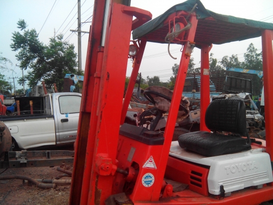 ขายค่ะ..รถโฟล์คลิฟท์ TOYOTAเครื่องเบนซิล*ตัน4* สภาพพร้อมใช้งาน