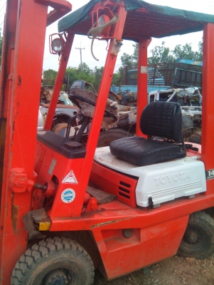 ขายค่ะ..รถโฟล์คลิฟท์ TOYOTAเครื่องเบนซิล*ตัน4* สภาพพร้อมใช้งาน