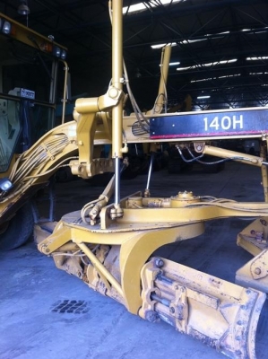 รถเกรด CATERPILLAR 140H รถนำเข้าจากญี่ปุ่น