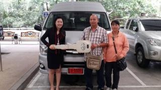 จะออกรถตู้ COMMUTER 3.0 ใหม่ มาออกกับโชว์รูมย์ นกน้อยนะค่ะ บริการรวดเร็ว ไฟแนนช์