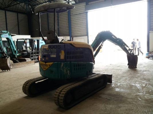 PC30MR-1 # 10789 : Komatsu Mini Excavator by กุ้ง:0813062283