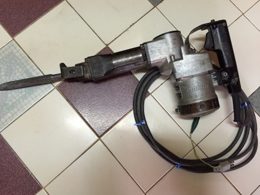 ขายเครื่องสกัดแย็กยี่ห้อMakitaรุ่นHM1201(made in japan)สภาพดีพร้อมใช้งาน