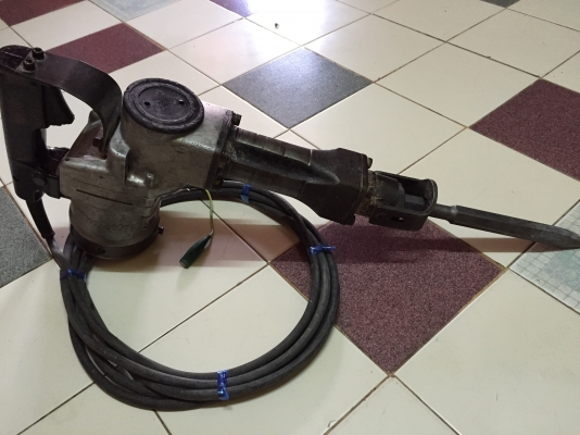 ขายเครื่องสกัดแย็กยี่ห้อMakitaรุ่นHM1201(made in japan)สภาพดีพร้อมใช้งาน