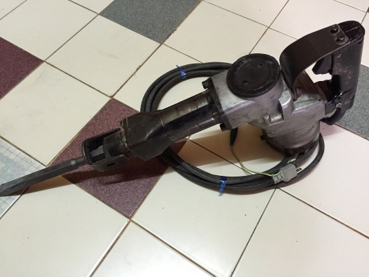 ขายเครื่องสกัดแย็กยี่ห้อMakitaรุ่นHM1201(made in japan)สภาพดีพร้อมใช้งาน