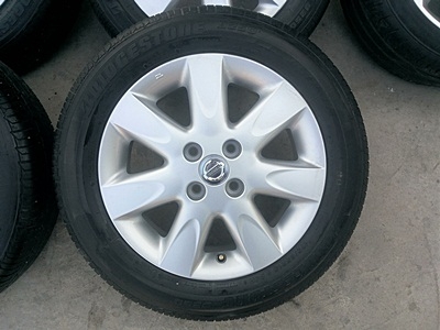 ขายล้อแม็กNISSAN March15 พร้อมยางปี13 4 เส้น ขายล้อแม็กNISSAN March15 พร้อมยางปี13 4 เส้น