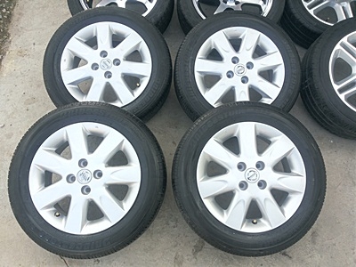 ขายล้อแม็กNISSAN March15 พร้อมยางปี13  4 เส้น