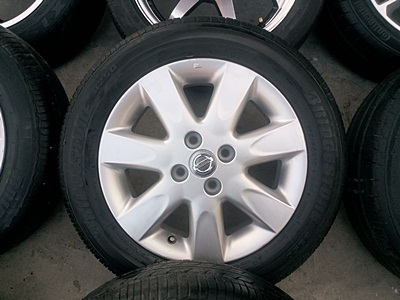 ขายล้อแม็กNISSAN March15 พร้อมยางปี13 4 เส้น ขายล้อแม็กNISSAN March15 พร้อมยางปี13 4 เส้น