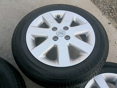 ขายล้อแม็กNISSAN March15 พร้อมยางปี13 4 เส้น ขายล้อแม็กNISSAN March15 พร้อมยางปี13 4 เส้น