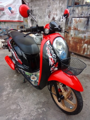 Honda Scoopy-i สีดำ-แดง (ล้อแม็กซ์) ลายแอคทีฟบอย รถปี 55 สวยๆประหยัดน้ำมัน ราคาถูกครับ