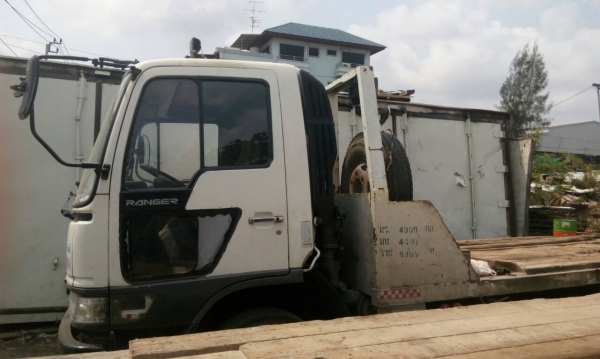 ขายเทลเลอร์ Hino 6 ล้อ 150 แรง สภาพดีใช้งานน้อย พร้อมขับ