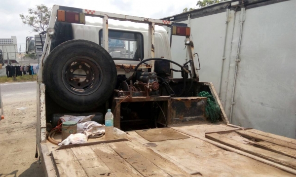 ขายเทลเลอร์ Hino 6 ล้อ 150 แรง สภาพดีใช้งานน้อย พร้อมขับ