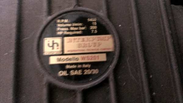 เครื่องฉีดน้ำแรงดันสูง เครื่องฉีดน้ำแรงดันสูง