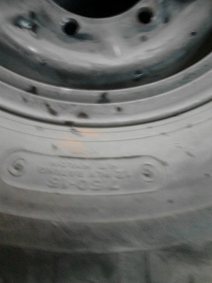 ขายล้อพร้อมยาง ขอบ15"  ราคา 8000 บาท
