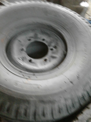 ขายล้อพร้อมยาง ขอบ15"  ราคา 8000 บาท
