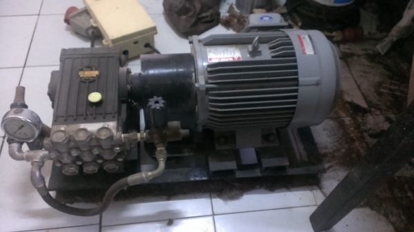 เครื่องฉีดน้ำแรงดันสูง