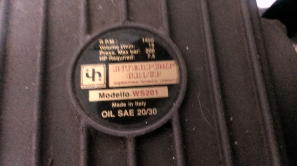 เครื่องฉีดน้ำแรงดันสูง