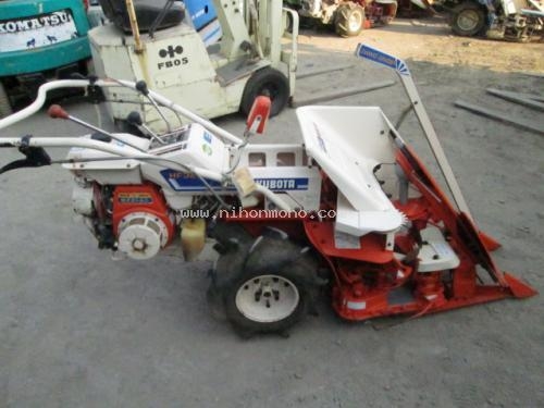 รถเกี่ยวข้าวเดินตาม    KUBOTA   HF32  รหัสสินค้า : 80802358  หรือเพิ่มเติมไดที่ www.nihonmono.com