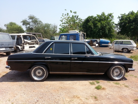 benz/8  w114  รุ่นหูช้าง เครื่อง1JZ ดิสก์เบรค4ล้อล้อเรียล17"  80000