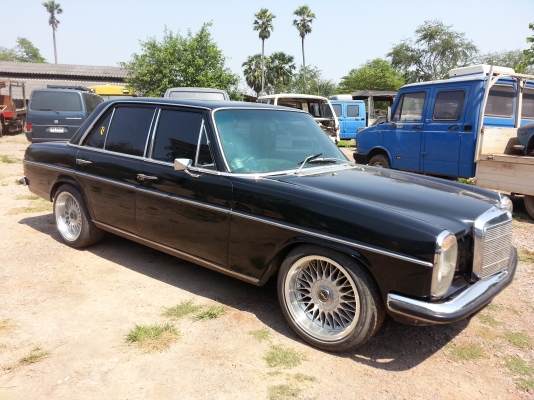 benz/8  w114  รุ่นหูช้าง เครื่อง1JZ ดิสก์เบรค4ล้อล้อเรียล17"  80000