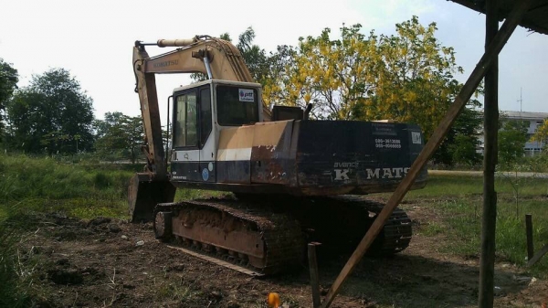 ขายรถKomatsu Pc200-5ซีเรียล 65400 ไฟฟ้าครบ Tel:093-1377833