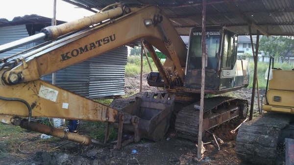 ขายรถKomatsu Pc200-5ซีเรียล 65400 ไฟฟ้าครบ Tel:093-1377833