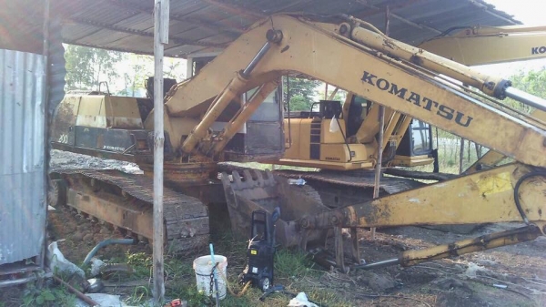 ขายรถKomatsu Pc200-5ซีเรียล 65400 ไฟฟ้าครบ Tel:093-1377833