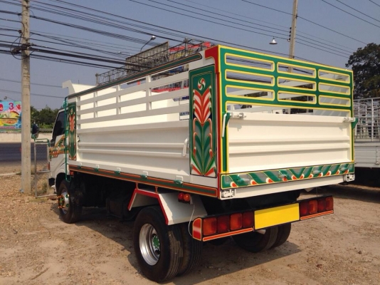 6 ล้อ HINO FC กระจกไฟฟ้า ปี 39 เครื่อง JO5C 150 แรง 6 เกียร์ กระบะดั้ม ต่อใหม่ 6 ล้อ HINO FC กระจกไฟฟ้า ปี 39 เครื่อง JO5C 150 แรง 6 เกียร์ กระบะดั้ม ต่อใหม่