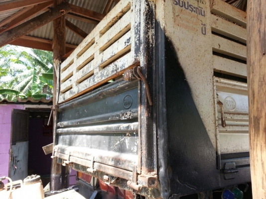 รถอีซูซุ 6 ล้อดั้ม FRR  210 แรงม้า. ปี 54  ( ปลายปี. )   ( รถวิ่ง 6x,xxx กม. )   สนใจติดต่อ 081 - 6079515     (  จัดไฟแนนซ์. ได้ !!  )