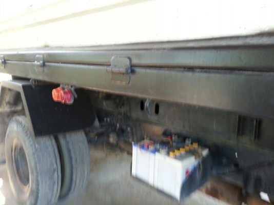 รถอีซูซุ 6 ล้อดั้ม FRR  210 แรงม้า. ปี 54  ( ปลายปี. )   ( รถวิ่ง 6x,xxx กม. )   สนใจติดต่อ 081 - 6079515     (  จัดไฟแนนซ์. ได้ !!  )